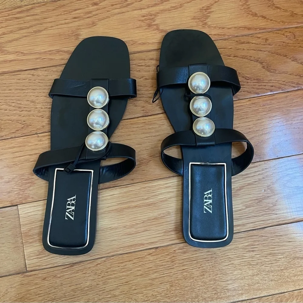 Zara Pearl Flat Sandals Black leather white pearls golden hardware SZ EU 41 - Picture 3 of 15